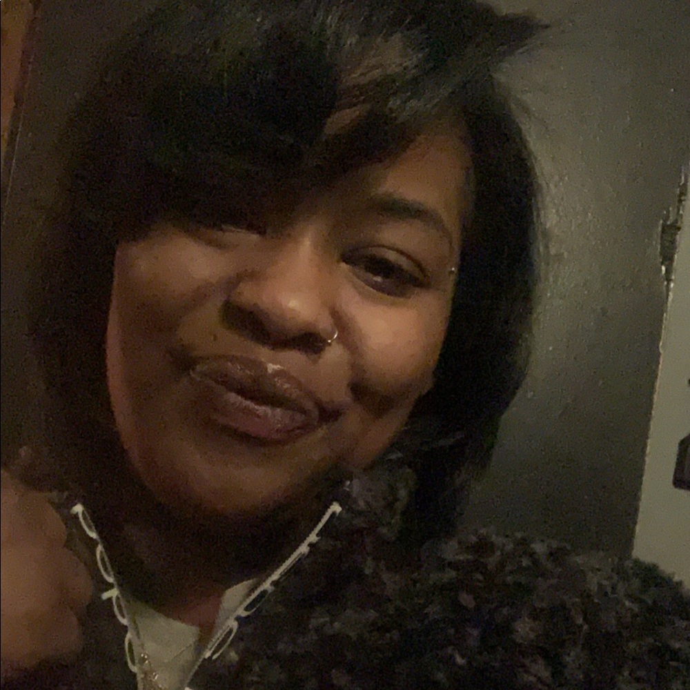 Meet your Posher, Dimitria